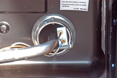 080924-7309_New_water_heater