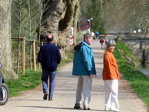 Photo, walking along the canal