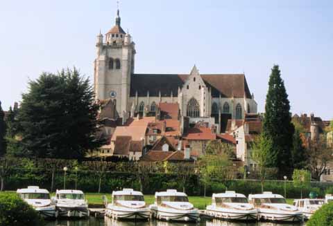 Photo, cathedral and boats