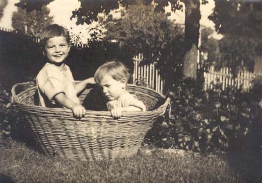 1917_Fred_Bob_basket2