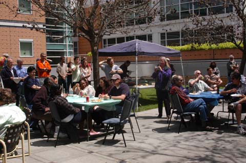 080429-5731_Crowd_scene