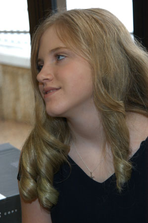 051230-4410_Maurie