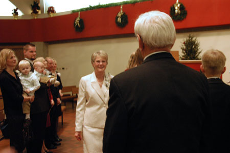 051230-4498_Singing