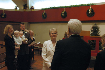 051230-4501_Singing