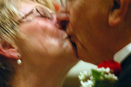 051230-4520_The_Kiss