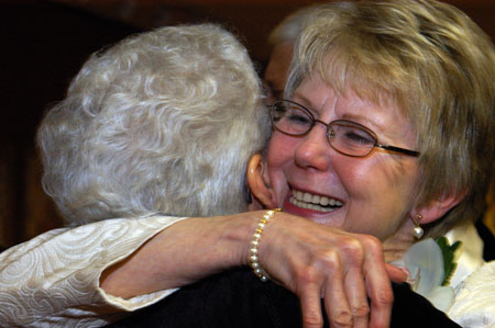 051230-4645_Greeting_line