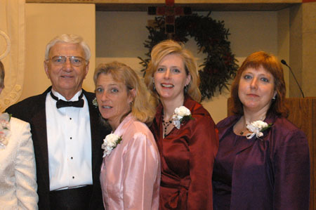 051230-4743_David_his_girls