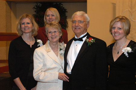 051230-4747_Couple_her_daughters