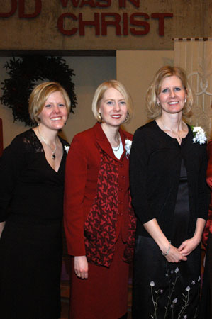 051230-4778_Her_daughters