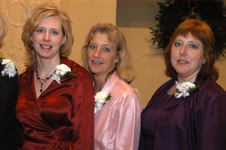 051230-4780_051230-4779_His_daughters