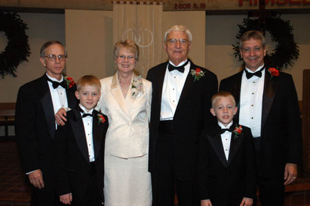 051230-4801_Tux_dudes