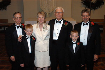 051230-4802_Tux_dudes