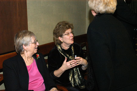 051230-4847_Hotel_reception