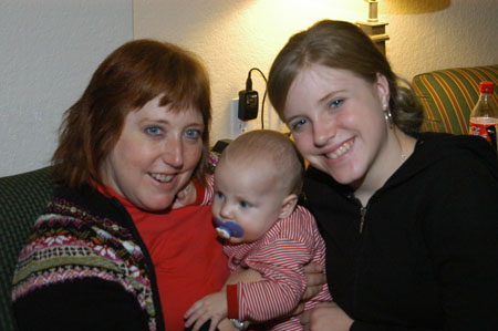 051230-4903_Deanna_Ben_Maurie