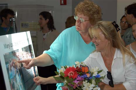 060809-7414_Nancy_Rountree_Becky_Barnhart