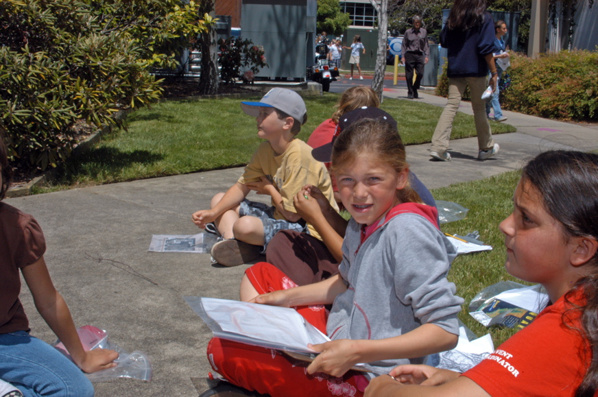 060602-5991_Lunch_kids