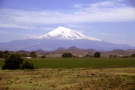 photo of Mount Shasta, view 4