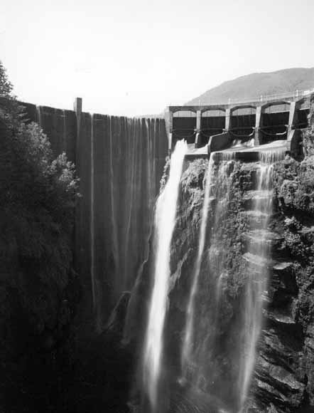 Glines Canyon Dam (before removal)