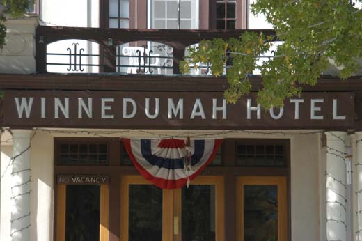 061010-8500_Winnedumah_Hotel