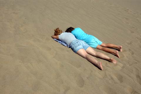 070825-2473_Dune_girls