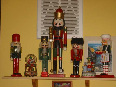 071225-4130_Christmas_Nutcrackers
