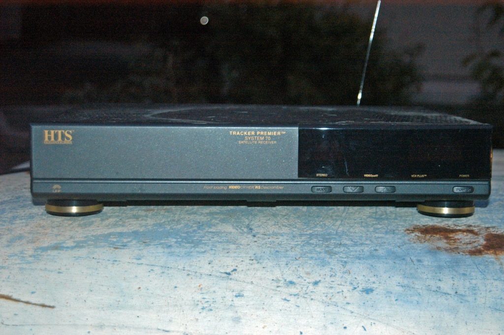 081128-8286_Dish