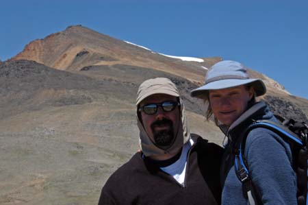 060806-7307_MJ_Chris_peak