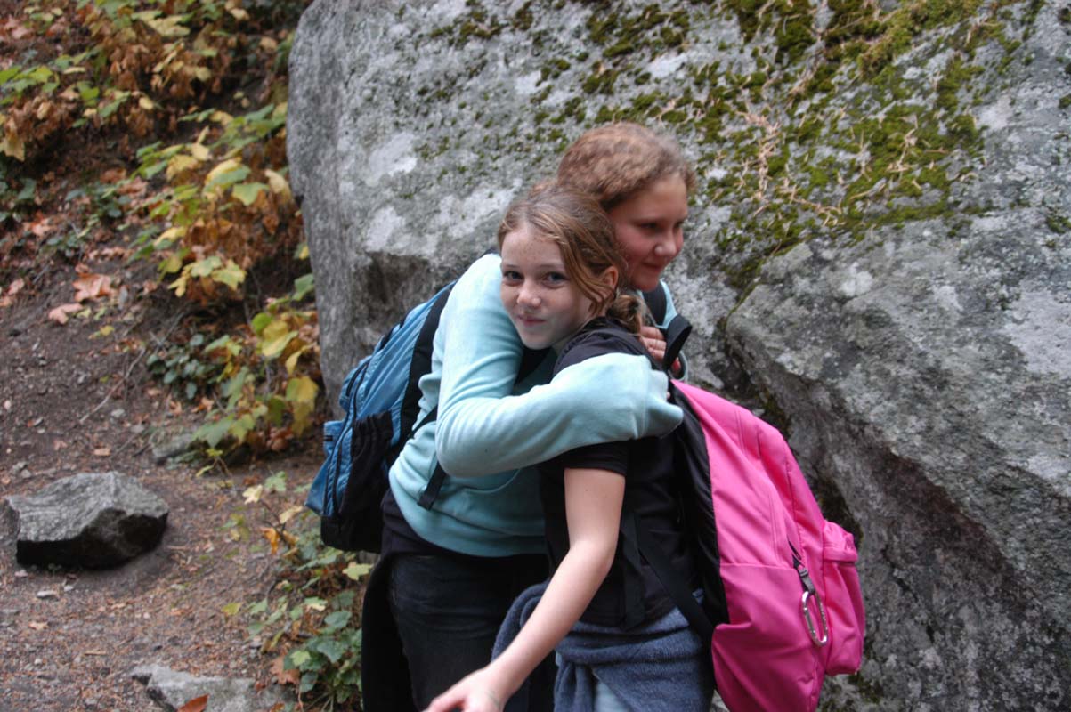 051107-3003_Hug