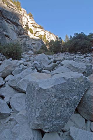 061107-9083_Boulder_field